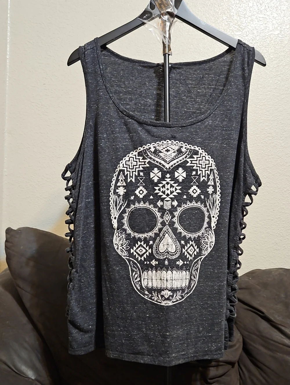 torrid Charcoal Tank with White Sugar Skull Graphic - Picture 1 of 7